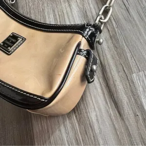 Dooney & Bourke Cream Brown Trim Small Patent Purse J6423747 thumbnail 2