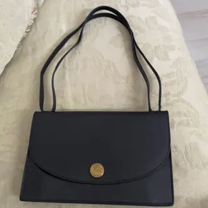 Madewell black leather double strap divider bag thumbnail 1
