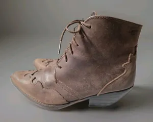 Harris Hawk Details Boots Leather Embossed Western Ankle Women Size 6.5 Spanish thumbnail 1
