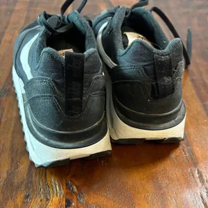 Nike Air Max Dawn Black White Low Top Running Shoes DC4068-001 Womens 8 thumbnail 5