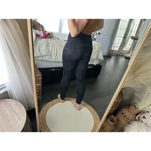 Spanx Women’s Medium High Rise Seamless Leggings Pants thumbnail 3