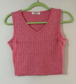 NWOT Zenana Outfitters Pink Ribbed V-Neck Tank thumbnail 1
