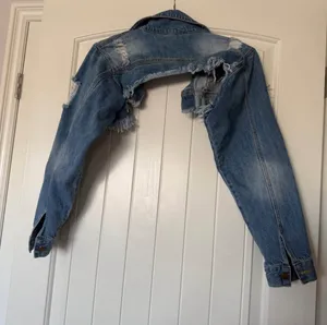 EXTREMELY RARE Y2K Distressed Denim Bolero Jacket 💙 Viral Pinterest Fairy Grunge Crop thumbnail 5