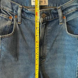 Abercrombie & Fitch The 90s Straight Ultra High Rise Jeans Women's size 30 / 10 thumbnail 10
