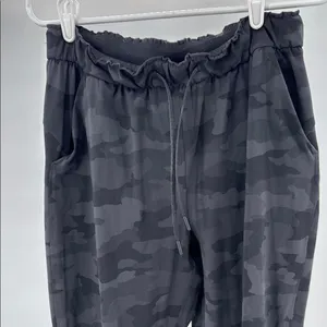 Lululemon stretch high rise Jogger 28" Luxtreme Heritage 365 Camo Deep Coal 8 thumbnail 3
