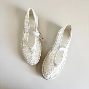 Universal Threads Celia White Floral Lace Mary Jane Espadrille Flats Women's 6.5 thumbnail 7