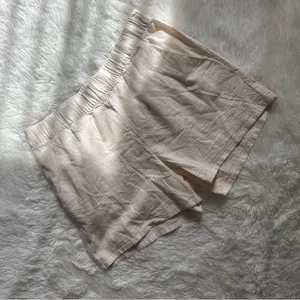 Divided H&M Women's Cream Shorts Size Medium thumbnail 2