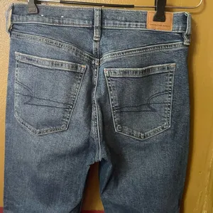 American Eagle “90’s Skinny” size 6 jeans. thumbnail 3