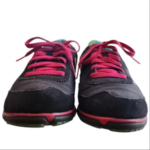 Nike Victoria Black & Neon running shoes size 8 thumbnail 5
