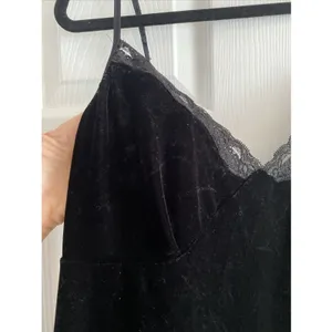 Secret Treasures Velvet Lace Trim Chemise Womens 1X Black Sleepwear Y2K‎ Nightie thumbnail 4