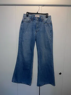 Abercrombie & Fitch Curve Love Baggy Bootcut Jeans thumbnail 3