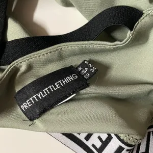 Pretty Little Thing Light Green & Black X-Back Sports Bra Size 2 GUC thumbnail 8