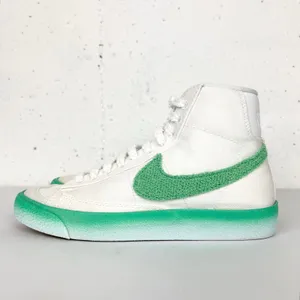 Nike Blazer Mid 77 Green Fade High Top Lace Up Sneakers Green White Women Size 6 thumbnail 6