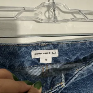 Good American The Weekender Indigo Wash Raw Hem Jean Size 18 Minimalist Casual‎ thumbnail 7