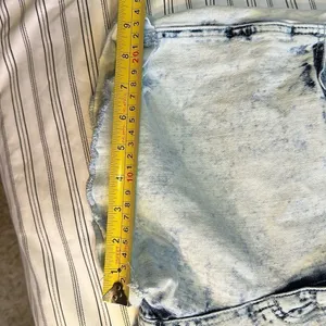 Angels Kiss Jean Shorts Size 17. Waist: 34 inches thumbnail 5