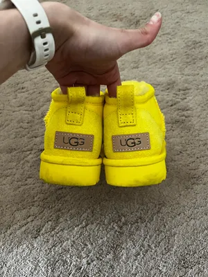 Ultra Mini UGG Classic Women’s thumbnail 3