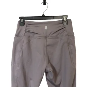 FP Movement Leggings Womens Small Mauve High Rise Ruched Side Pocket Crop Capri thumbnail 5