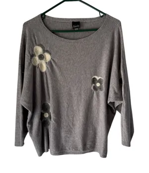 Aaeda Gray Floral Fuzzy‎ Appliqué Sweater Top XL Drop Shoulder Soft Cozy thumbnail 1
