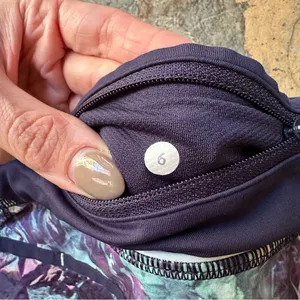 Lululemon Run: Speed Short Stretch Iridescent Multi / Deep Navy Women’s Size 6 thumbnail 5
