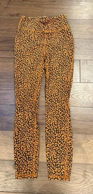 J.Crew Weekend Leopard Print Leggings Orange Black Size XS - C61-112 thumbnail 1