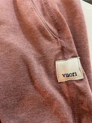Vuori ladies active joggers in rosewood pockets drawstring athleisure no size thumbnail 3
