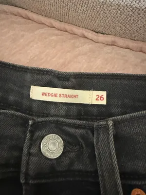 Levi’s Wedgie Straight Jeans thumbnail 2
