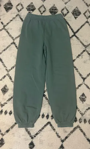 Aritzia Sweatpants thumbnail 1