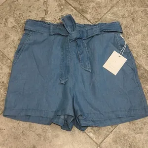 LC Lauren Conrad 3" High-Waisted Paperbag Shorts Chambray NEW Small thumbnail 3
