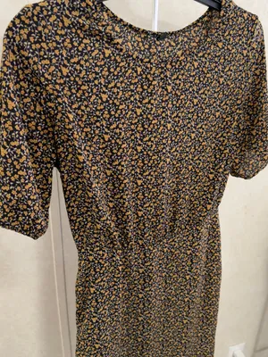 Uniqlo Black Dress with Mustard Floral Print thumbnail 3