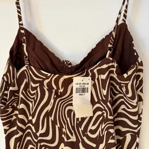 Abercrombie & Fitch Brown Abstract Maxi Dress thumbnail 3