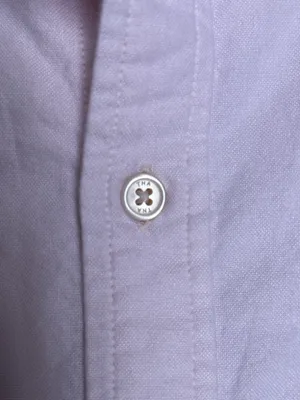 Aritzia TNA Pink Button-Down Shirt in Pink Preppy Classic Capsule Wardrobe Small thumbnail 4