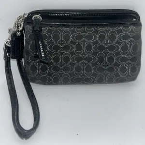 Coach Signature C Black Patent Trim Wristlet‎ Purple Lining Card Slots thumbnail 1