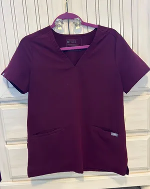 FIGS Scrub Top thumbnail 1