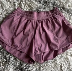 Lululemon Hotty Hot Short Long 4" Figue thumbnail 1