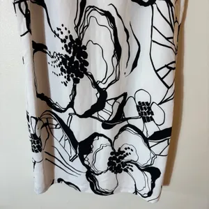 Ann‎ Taylor Petite Black White Floral Sketch Sleeveless Shift Dress Size 4P thumbnail 3