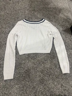 Hollister Sweater White Cropped thumbnail 3