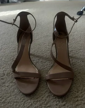 Jessica Simpson Nude Heels Patent thumbnail 1