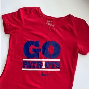 Nike Woman’s New England Patriots T-Shirt thumbnail 2