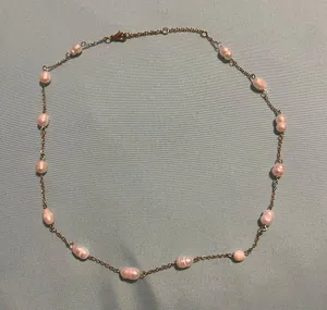 Gold Pearl Necklace thumbnail 1