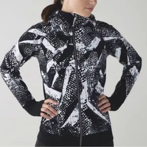 1061. Lululemon Women's Scuba Hoodie III Static Mist women's size 12 thumbnail 1