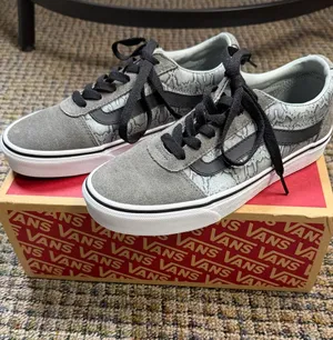 Vans Sneakers - women’s size 6.5 thumbnail 1