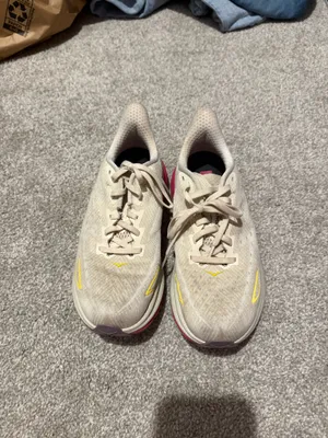 HOKA Women's Clifton 9 in eggnog / blanc de blanc Running Shoes size 6.5 thumbnail 6