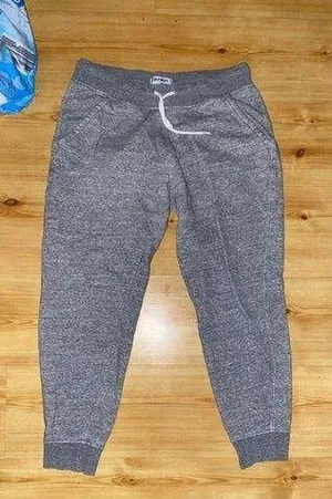 Size small 
Old navy sweats
No stains thumbnail 1