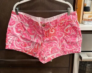Lilly Pulitzer "The Walsh" shorts in the "Pink Pout Paisley" size 16 thumbnail 1