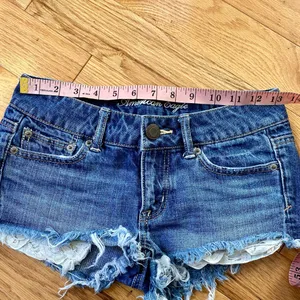 American Eagle Short Denim Shorts thumbnail 4