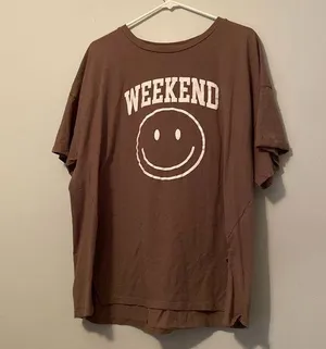 Peach Love California Women's Weekend Smiley Face Outline Puff Print Short Sleeve Garment Dyed Tee thumbnail 1