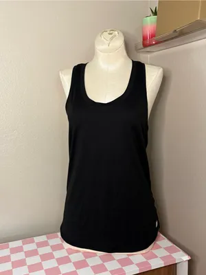 Vuori racer back tank top outdoor athletic workout casual black quiet luxury thumbnail 3