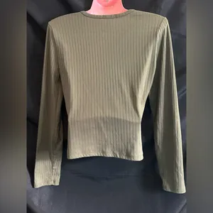 Love Streak Women’s Olive Green Yin Yang Long Sleeve Ribbed Crop Top SZ LG thumbnail 2
