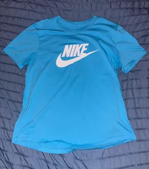 Nike Tee Shirt Women’s thumbnail 1