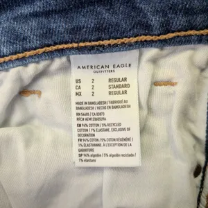 American Eagle Mom Jeans Womens 2 Regular Blue High Rise‎ Tapered Stretch Denim thumbnail 5